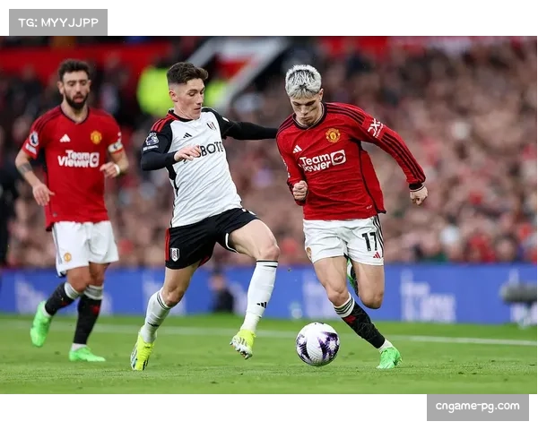 【英超联赛·非赛事·产业经济》曼联冬窗引援策略遭质疑,被指-恐慌性购买-